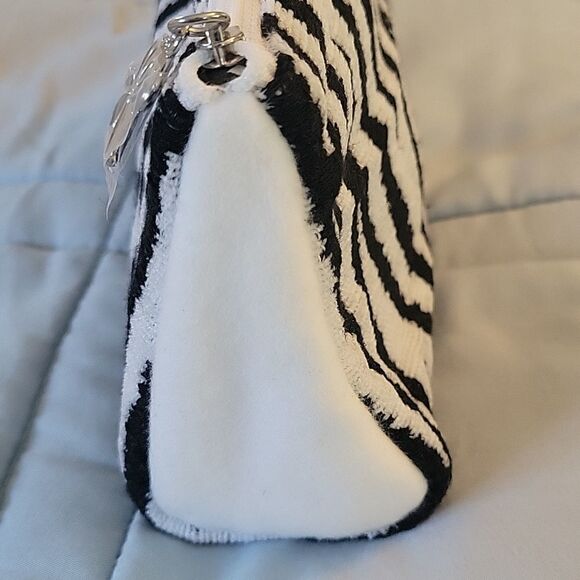 Sisley small makeup bag NWT and 4 Sisley samples - Picture 13 of 15